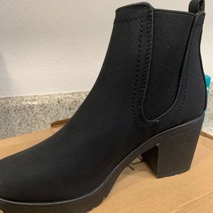 New BOOHOO Ankle Booties Black Size 9